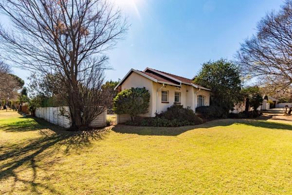 Nestled on a corner lot with no boundary wall, this home is ready for a new family or investor to bring it back to life. The spacious ...