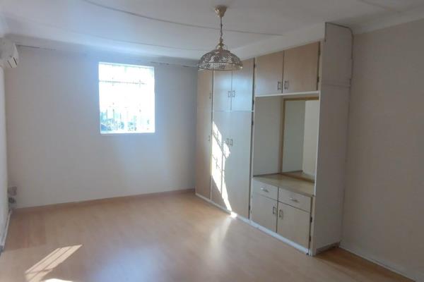 **Spacious Bachelor Apartment in City Center**

Discover urban living at its finest ...