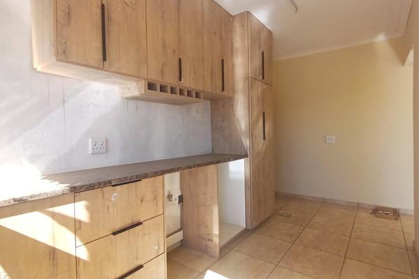 Move-in ready

This property comes with the following features:
Bedrooms: 3
Bathrooms: 2.5
Kitchen: Equipped with built-in ...