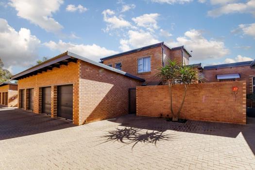 3 Bedroom House for sale in Glen Marais