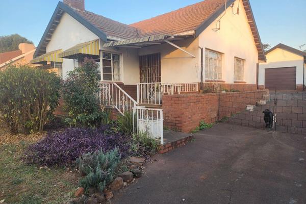 Scottsville R 995000

Opportunity awaits for someone wanting to reside in this popular part of Scottsville. This home has good bones ...