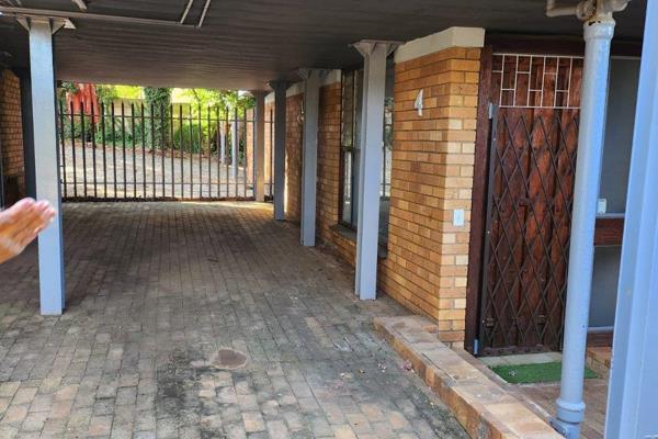 This spacious home offers you 5 bedrooms, 2 bathrooms, open living areas and a stunning view of the swimming pool and braai ...