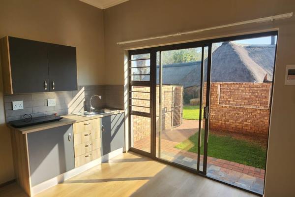 Bachelor apartment for rent in Raslouw, available on the 1st of December.

This unit is located in safe area with 24 hour ...