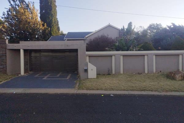 Insolvent 3 Bedroom house for sale in Rant-En-Dal, Krugersdorp, Gauteng.
-
This ...