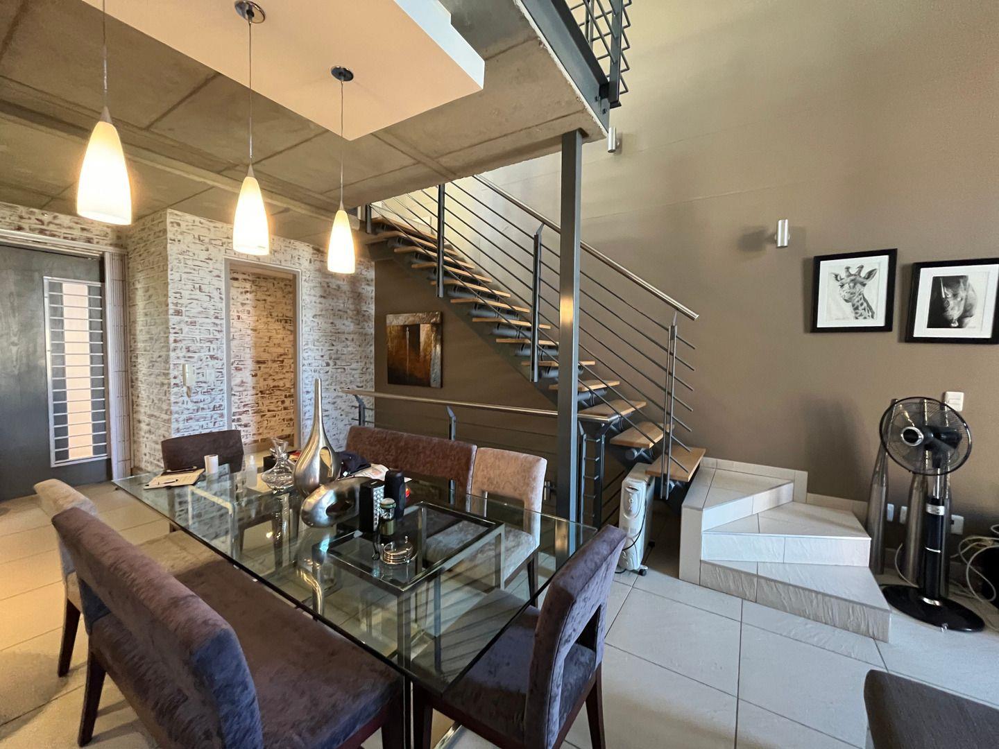 2 Bedroom Apartment / flat to rent in Melrose Arch 49870 40 On Oak, 2