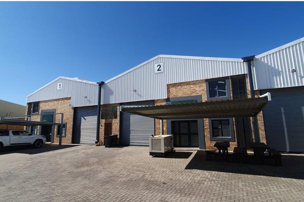 Explore this practical 511sqm warehouse, perfectly suited for diverse business operations in a prime location. With 10% of the space ...