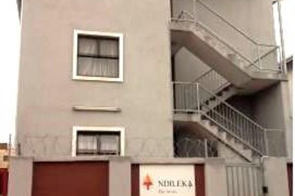 Ndileka The Arrow | Bachelors

Bachelor unit to rent in Berea West. 
Open plan unit with private bathroom.  
Suitable for a single ...