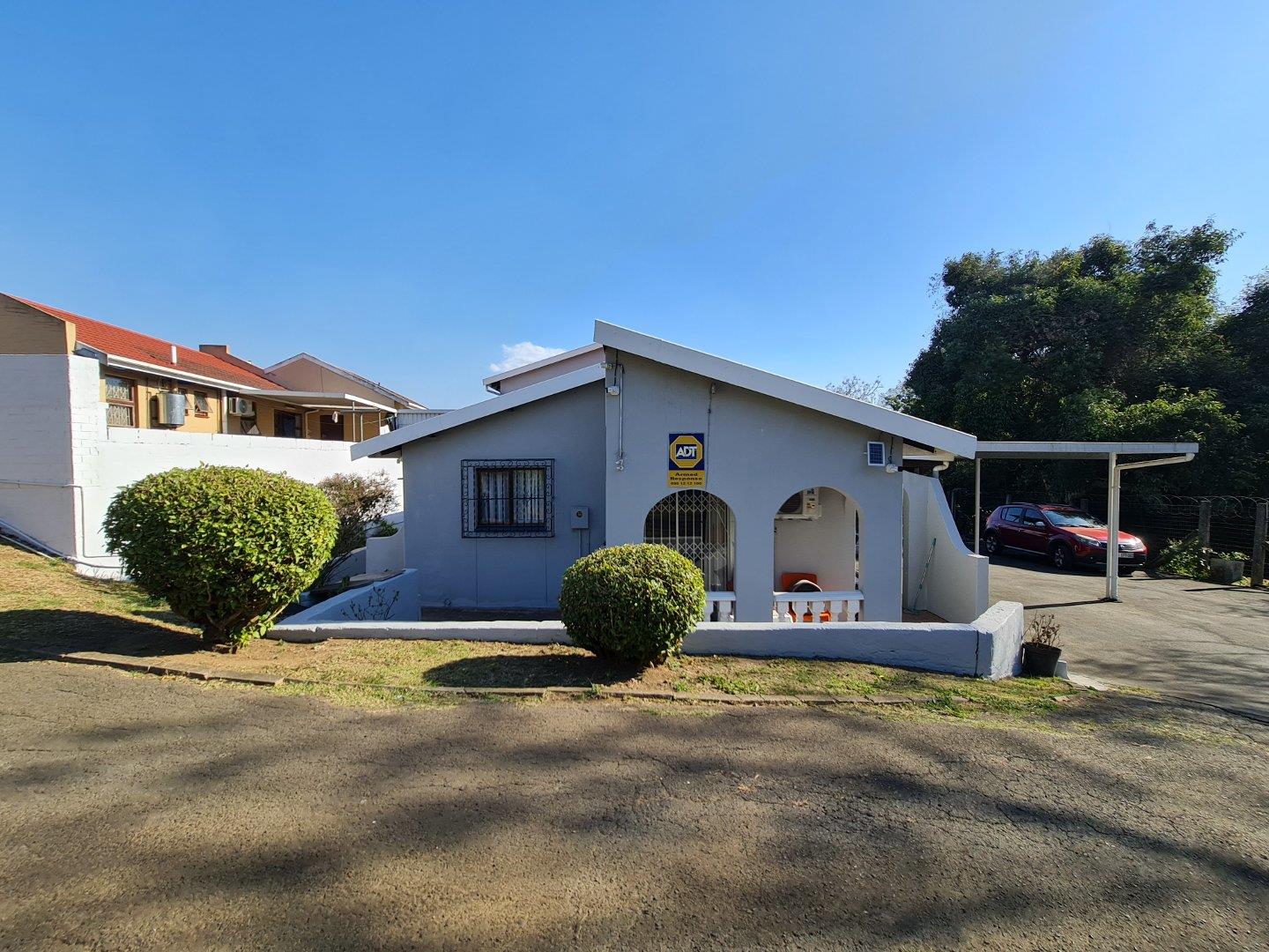 3 Bedroom House for sale in Newlands West P24114643200