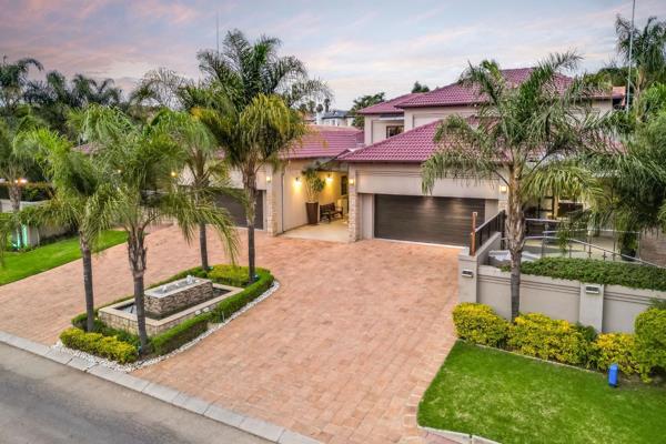 Modern Family Home in Eagle Canyon Golf Estate

Discover the epitome of comfort and ...