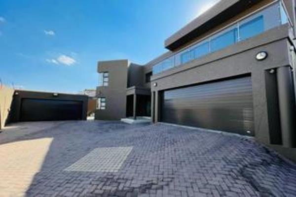 A lavish double story home in Liefde n Vrede for a big family that loves to entertain ...