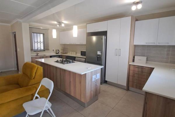 Beautiful 3 bedroom garden apartment in the Heart of Modderfontein

3 bedroom 2 bathroom ...