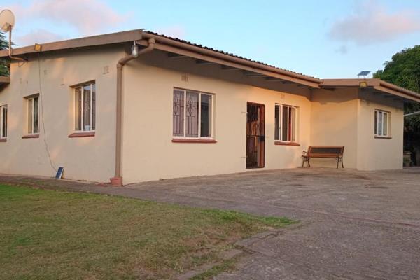 Main building to rent in Cliffdale ,Ethekwini,
Five bedrooms ,two with ensuite,fully ...