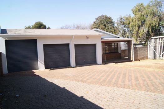 3 Bedroom House for sale in Van Dyk Park