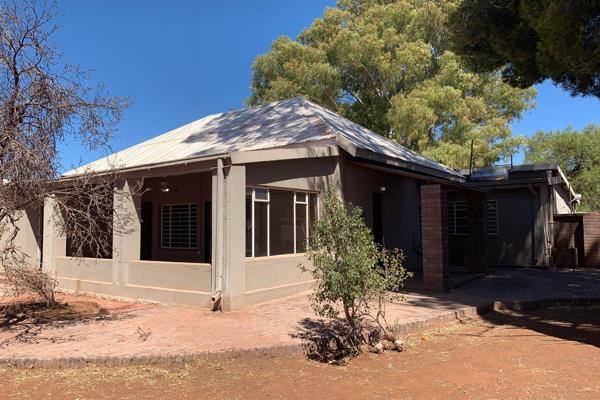 No, need to look further. Situated in West End, an established neighborhood in Postmasburg, this house has 3 bedrooms with 3 bathrooms ...