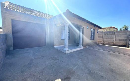 4 Bedroom House for sale in Tsakane