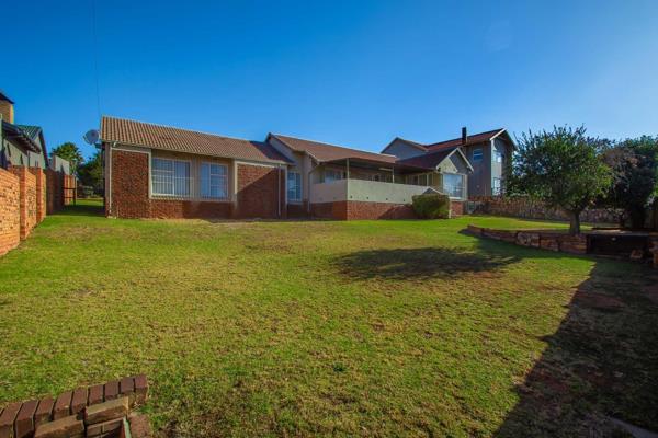 Viewing by appointment only!
This lovely spacious family home is located in the popular area of Breaunanda, bordering Wilro Park, a ...