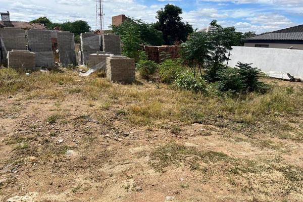 Vacant land for sale in Emdo Park.
 
Prime opportunity is waiting for you in Emdo Park . This 420 square meter stand is just waiting ...