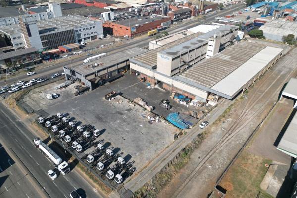 Warehouse, Leicester Road, For Sale R74.5m

Floor Area 15 870 m2 @ R4 695 per m2 = ...