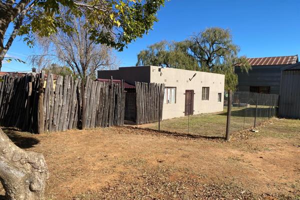 Explore a lucrative investment opportunity in Rosendal with this sturdy, income-generating property. 
Built with a combination of ...