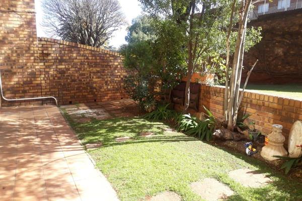 Grab this spacious garden unit in eastleigh before someone else does!

This ground unit offers 2 bedrooms, 2 bathrooms (main en-suite) ...