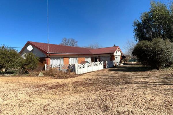 This beautiful plot has 2 bachelor flats and pecan nut trees all to offer you the opportunity to generate extra income.
If you want to ...