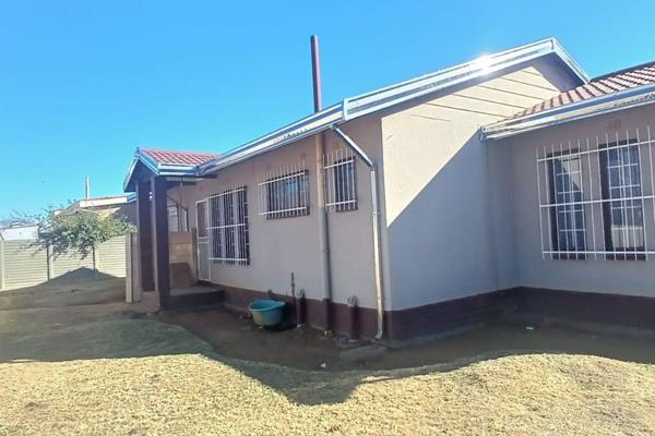 Introducing this stunning 3-bedroom family home with flatlet perfect for generating an ...