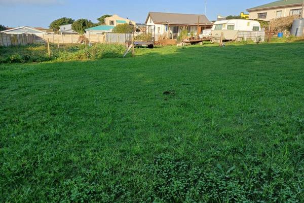 Dual Mandate

Discover the perfect opportunity to build your dream home in Jeffreys Bay with this spacious 1487m&#178; piece of land. ...