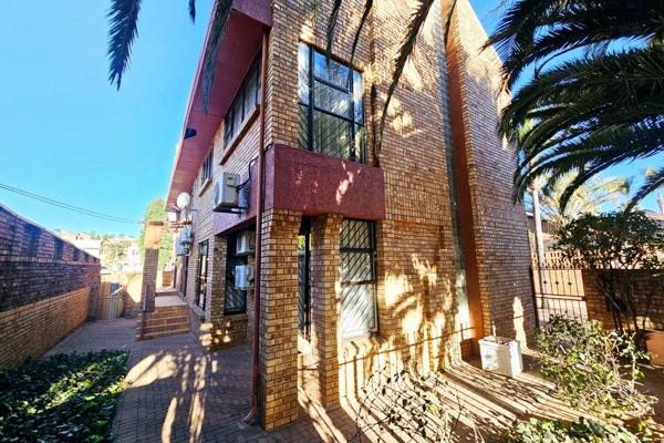 A lovely face brick 4 bedroom 4 bathroom house for sale in the entrance of Laudium! This home ticks all the boxes! It is spacious ...