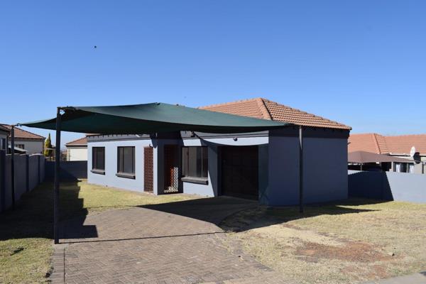 House size 97m&#178; Stand size 408 m&#178;

This property is situated in Witbank, in the suburb of Northfield and offers you easy ...