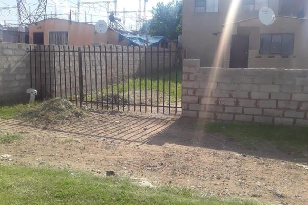 RDP House for sale in Olievenhoutbosch

Inside offers:
•	1 big bedroom
•	Bath and toilet
•	kitchen
•	Open plan dining/sitting ...