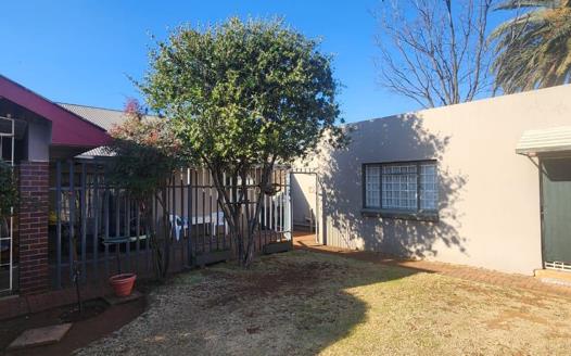 3 Bedroom House for sale in Strubenvale