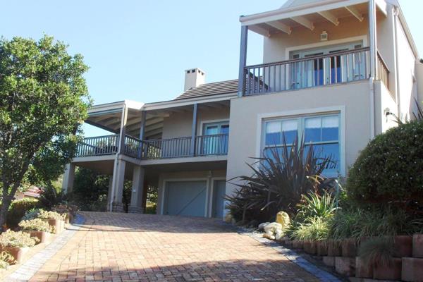 EXCLUSIVE MANDATE with endless views of the bay at BRENTON ON SEA
Located in Knysna, a ...