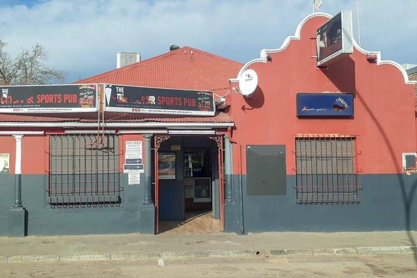 This well-known building on the main road through Oudtshoorn has been home to many popular restaurants, pubs, and bars over the years. ...