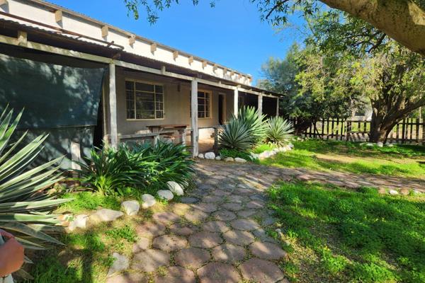 An Agriculturally zoned property on the R44 about 120 km from Cape Town.
Water rights, electric pump and filter station on the river ...