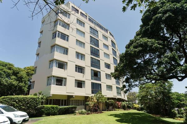 Such a spacious, (82m2), 2 bedroom, 2 bathroom apartment is rarely available at this excellent price in a well-run ...