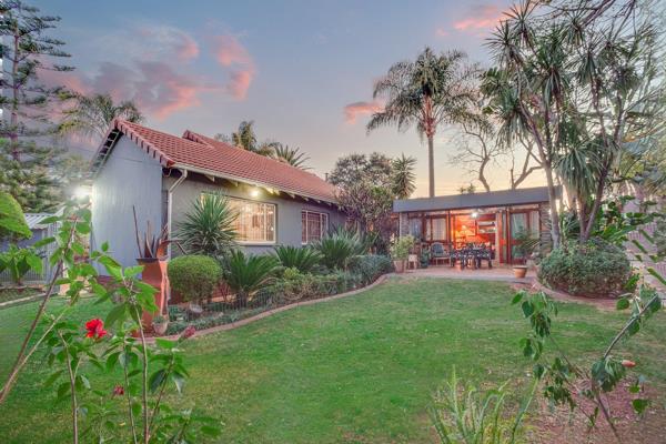 Offers from R2 399 000. With a separate flatlet, a sparkling pool, and two entertainment ...