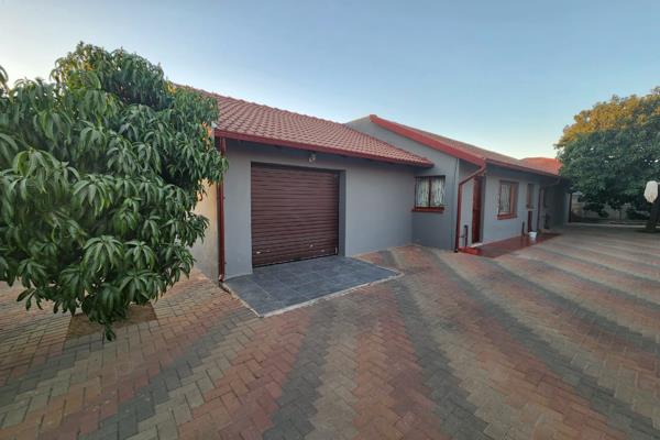 This rare to find property, on a size 488square meters stand, is located on a very strategic corner providing it with a multitude of opportunities for any potential buyer. There are two entrances, one through to the main entrance and the other to the kitchen side.

The ...