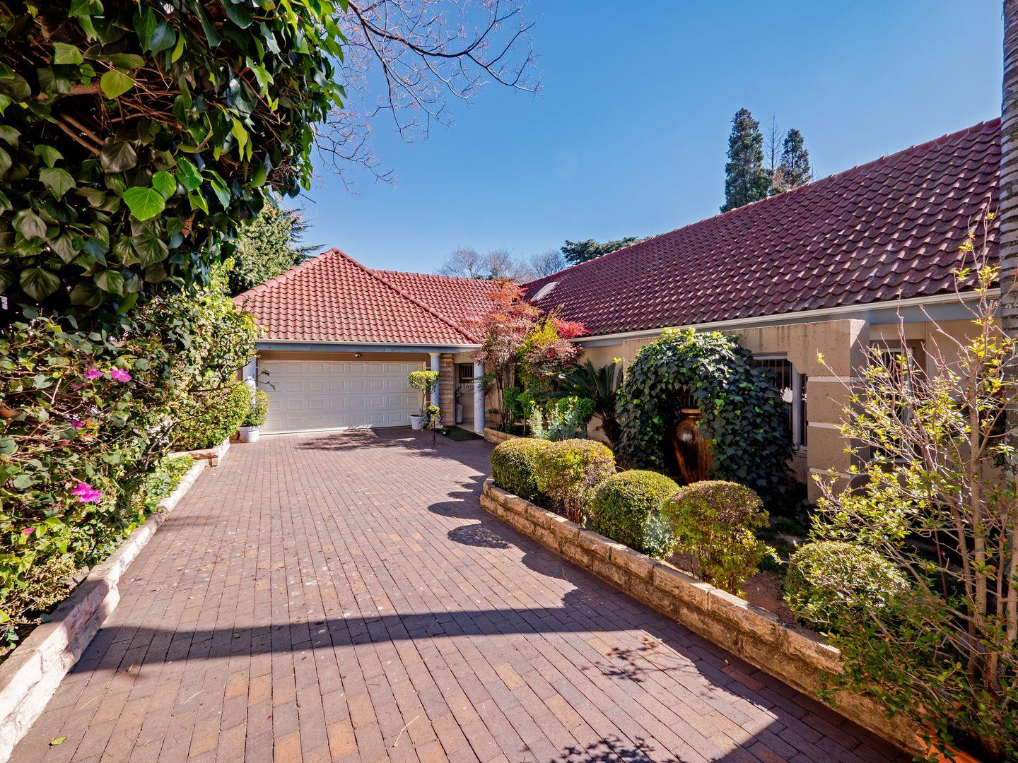 6 Bedroom House for sale in Waverley P24114657860