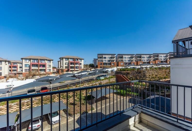 1 Bedroom Apartment / flat for sale in Oakdene - 217 Balboa Park, 58 ...