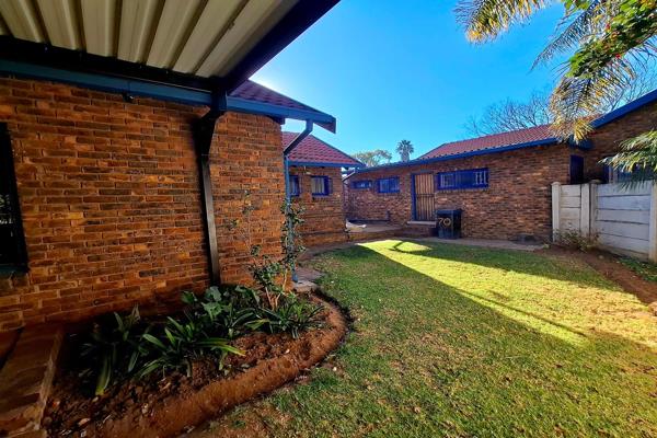 This lovely Garden cottage or 1 Bedroom is up for grabs.  The property is base in a safe section of Rayton.

The property is extremely ...