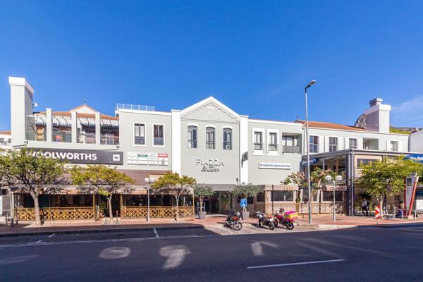 This north-facing 47sqm studio is situated in the heart of Sea Point – above a shopping mall, close to coffee shops and restaurants and ...