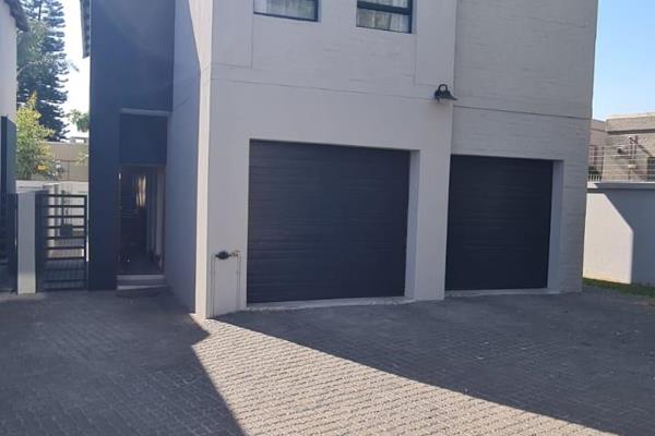 This beautiful 3 bedroom duplex is situated in Magalieskruin slightly above the famous braam Pretorius road with multiple business ...