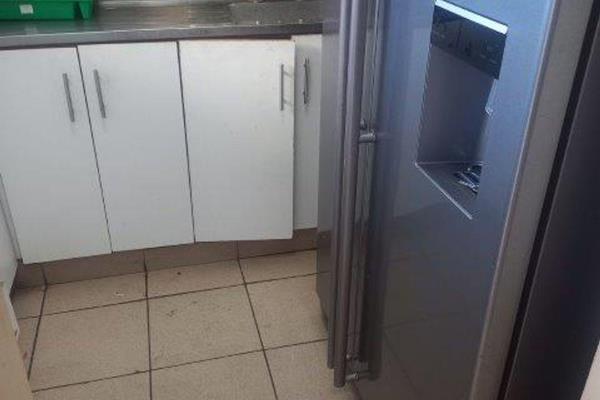 Very clean few things to fix 
In South Beach Area 
Bank finance available 
This apartment is closed for shopping mall  , school   ...