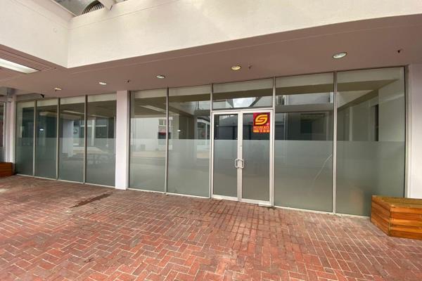 This well-located office space at Twin Oaks Centre in Somerset West offers 125m&#178; of ...