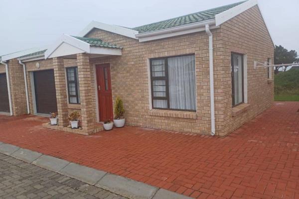 Discover the perfect retirement retreat in the picturesque coastal town of Jeffreys Bay with this delightful 1-bedroom home nestled in ...