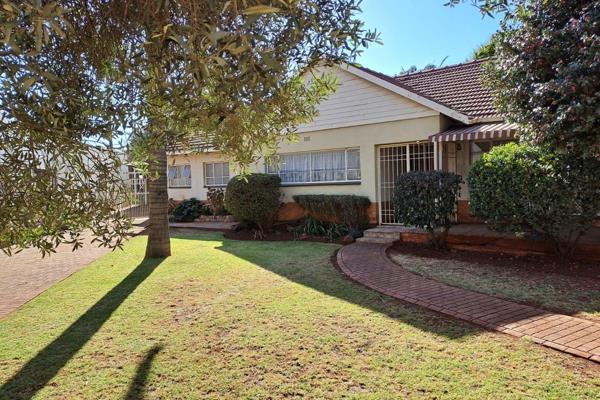 All reasonable offers will be considered! Urgent sale.

This immaculately maintained family home is situated on a 1 350m&#178; piece ...