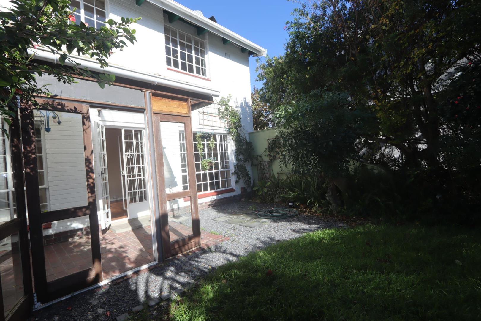 3 Bedroom Townhouse for sale in Kenilworth 68 Rosmead Avenue P24