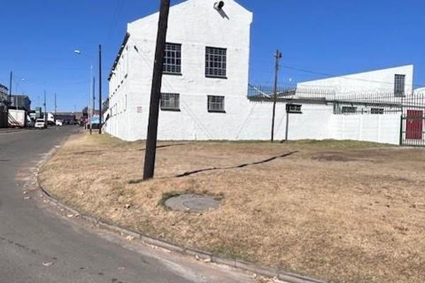 Industrial / Commercial Property to Let in Protea Street Aureus Randfontein * +- 700 sqm ...