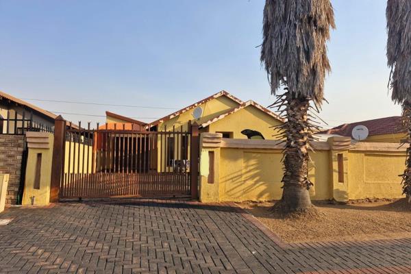 This lovely property is situated in Mabopane Block X Extension, next to Tshwane Metro police station and Mabopane Square shopping ...