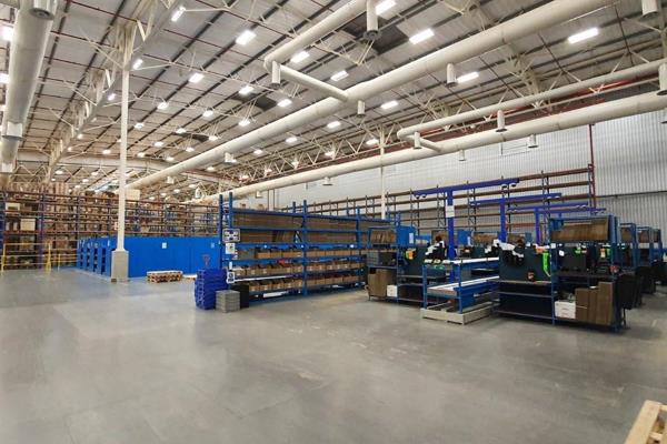 This expansive logistics facility in Parow Industrial boasts 9,262m&#178; of warehouse ...